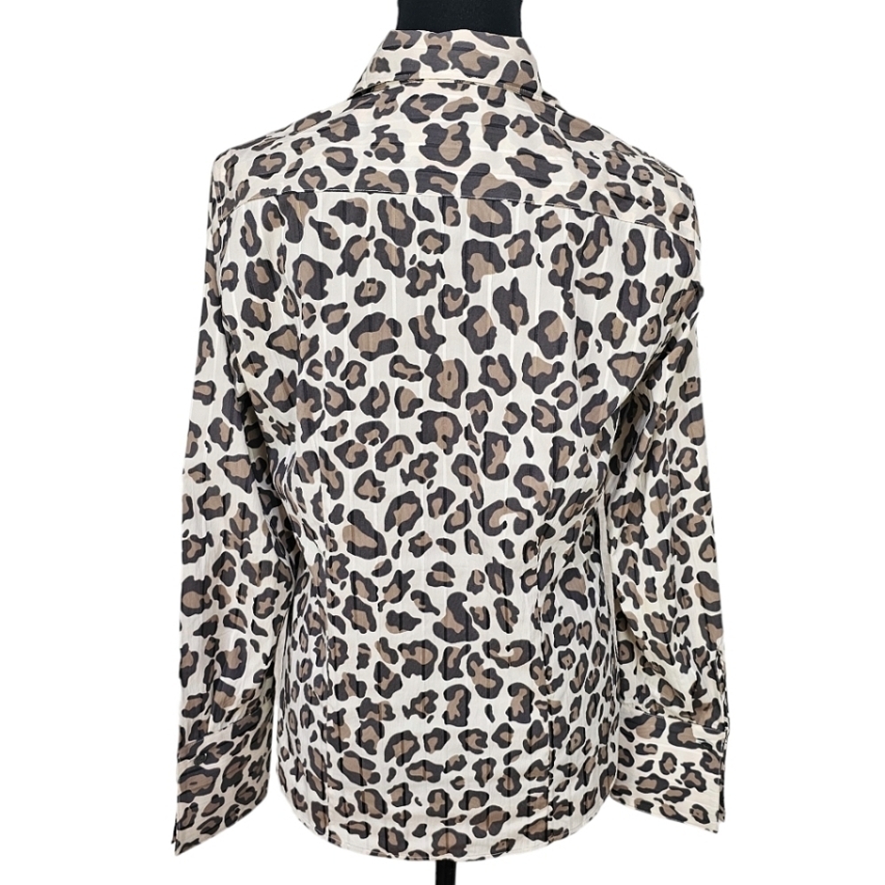 Paperwhite Leopard Print Button Front V-Neck Stan… - image 3